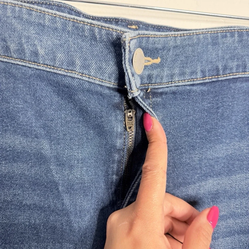 Lane Bryant‎ High Rise Girlfriend Flex Signature Fit Ripped Plus Size 24 Casual